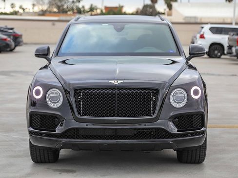 Used 2019 Bentley Bentayga image 2