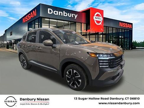Certified 2025 Nissan Kicks SV w/ SV Premium Package AWD/4WD image 1