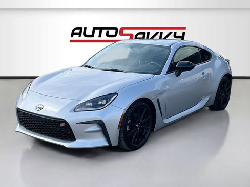 Used 2023 Toyota GR86 Premium RWD image 3
