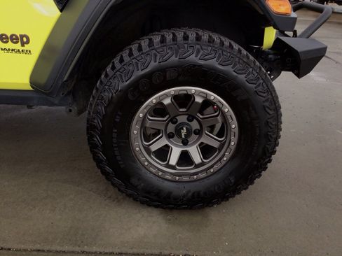 Used 2022 Jeep Wrangler Unlimited Rubicon w/ LED Lighting Group image 21