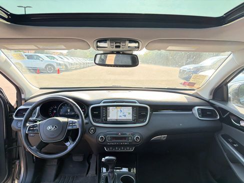 Used 2019 Kia Sorento SX w/ SX Touring Package AWD/4WD image 7