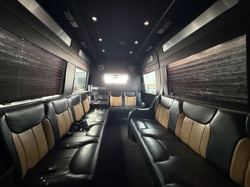 Used 2011 Mercedes-Benz Sprinter 2500 image 18