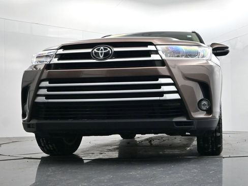 Used 2017 Toyota Highlander XLE image 45