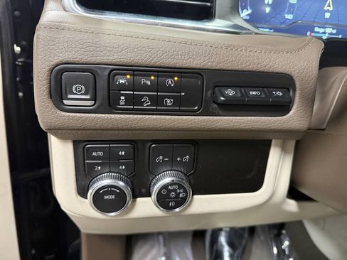 Used 2023 GMC Yukon Denali AWD/4WD image 26