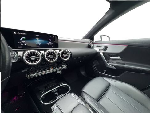 Used 2023 Mercedes-Benz CLA 250 image 41