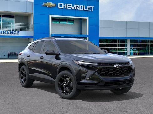 New 2026 Chevrolet Trax LT w/ Driver Confidence Package FWD image 28