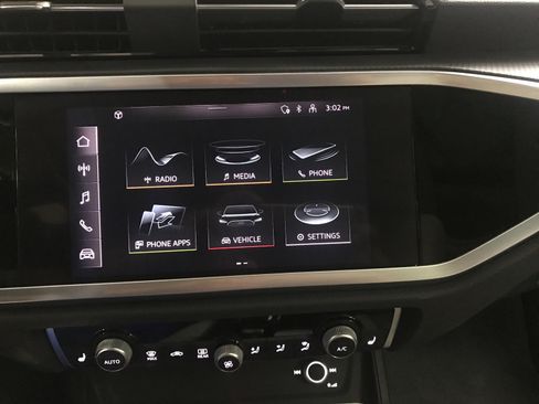 Used 2022 Audi Q3 2.0T Premium Plus image 19