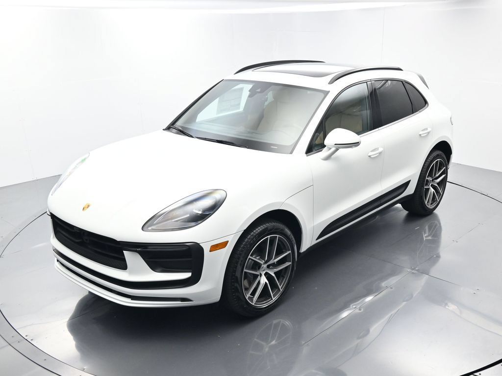Certified 2026 Porsche Macan AWD/4WD image 33