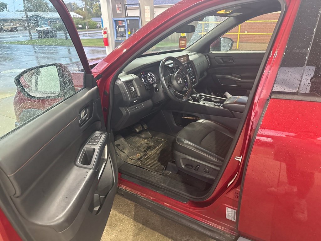 Used 2023 Nissan Pathfinder Rock Creek AWD/4WD image 5