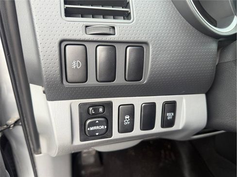 Used 2012 Toyota Tacoma 4x4 Access Cab V6 w/ SR5 Pkg image 27