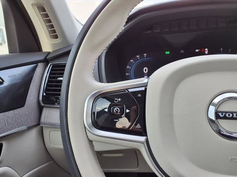 Certified 2024 Volvo XC90 B6 Plus image 30