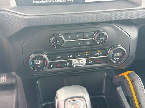 Used 2024 Ford Bronco Badlands image 31