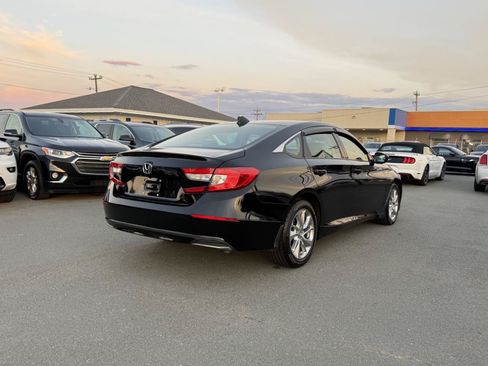 Used 2018 Honda Accord LX image 6