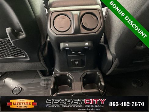 New 2026 Jeep Wrangler Unlimited Rubicon w/ Steel Bumper Group image 28