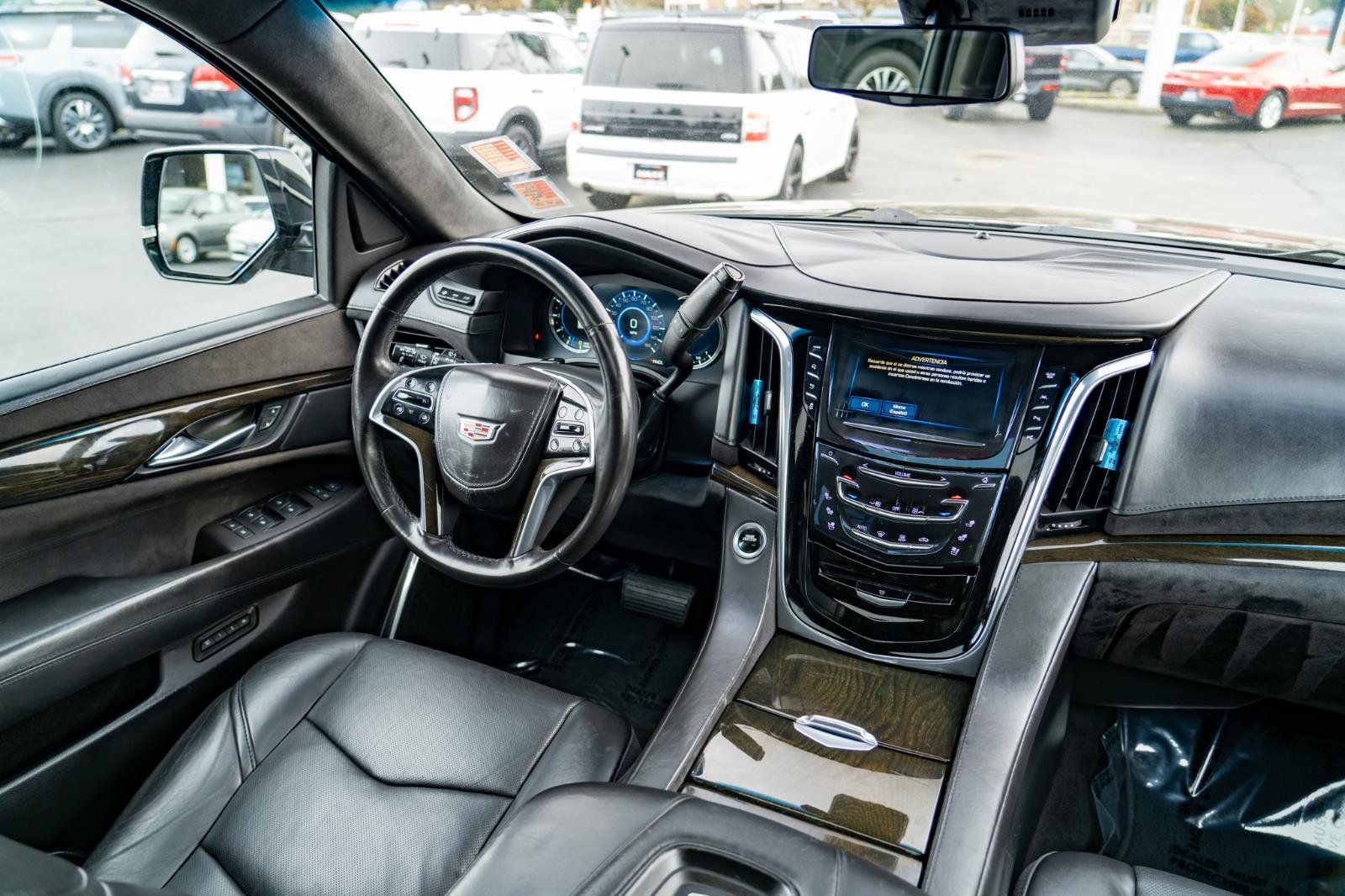 Used 2017 Cadillac Escalade Platinum AWD/4WD image 30