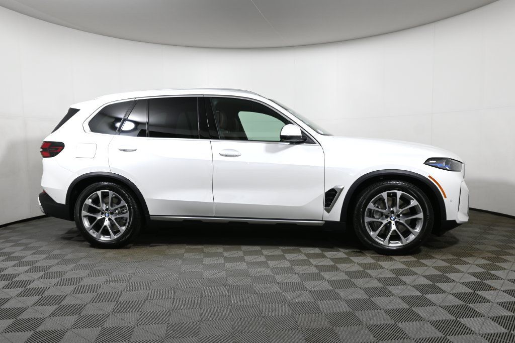 Used 2026 BMW X5 xDrive50e AWD/4WD image 8