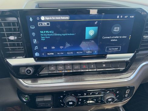 Used 2025 Chevrolet Silverado 1500 LTZ image 13