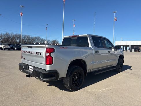 Used 2021 Chevrolet Silverado 1500 LT Trail Boss w/ Convenience Package II image 3