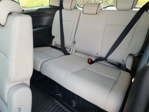 New 2026 Honda Odyssey Touring image 21