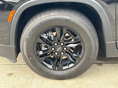 Used 2022 Chevrolet Traverse LS w/ Midnight/Sport Edition image 11