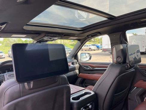 Used 2024 GMC Yukon Denali Ultimate AWD/4WD image 22