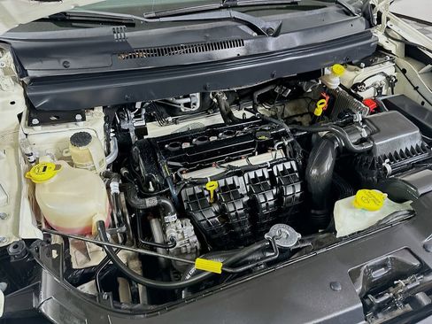 Used 2018 Dodge Journey SE image 25