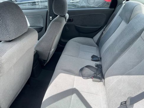 Used 2003 Kia Spectra LS FWD image 3