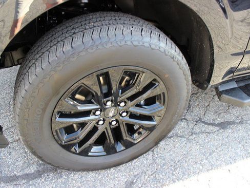 Used 2025 Ford F150 Lariat w/ Equipment Group 502A High image 21