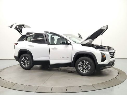 New 2026 Chevrolet Equinox LT w/ Convenience Package II FWD image 16