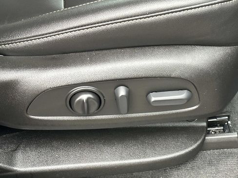 Used 2022 Chevrolet Traverse LT w/ LPO, Floor Liner Package image 28