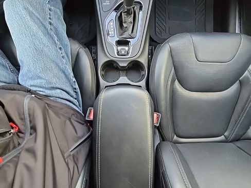 Used 2019 Jeep Cherokee Limited image 26