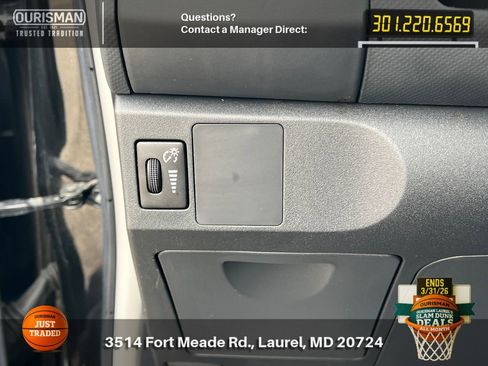 Used 2010 Toyota Yaris 2-Door Hatchback image 21