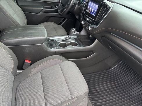 Used 2020 Chevrolet Traverse LT image 41