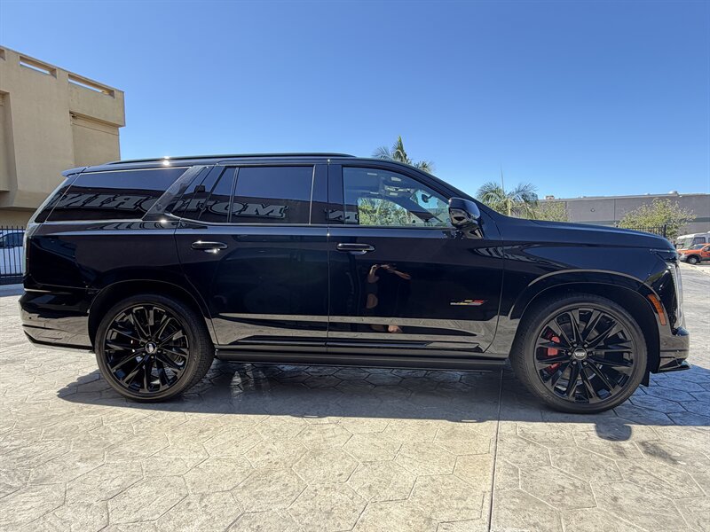 Used 2026 Cadillac Escalade V AWD/4WD image 5