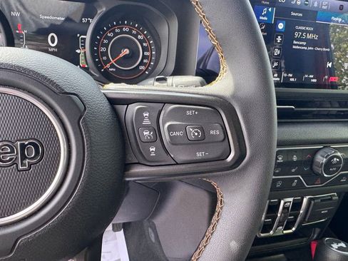 Used 2024 Jeep Wrangler Unlimited Sport AWD/4WD image 12