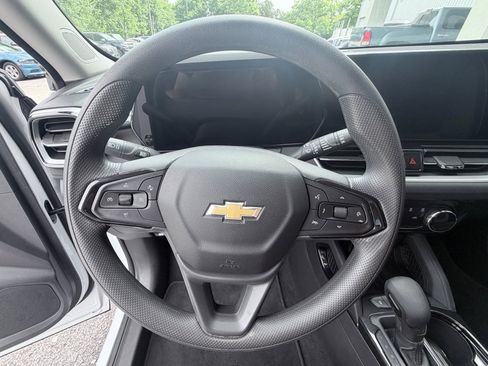 Used 2025 Chevrolet TrailBlazer LT w/ Driver Confidence Package AWD/4WD image 12