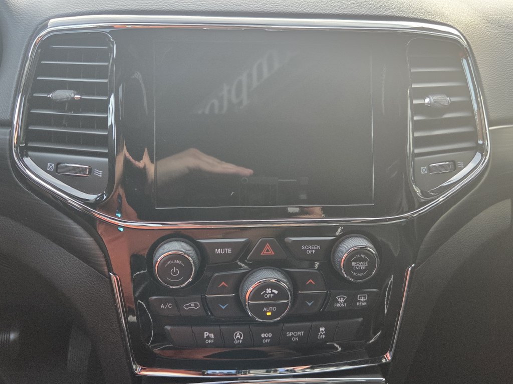 Used 2021 Jeep Grand Cherokee Laredo X AWD/4WD image 23