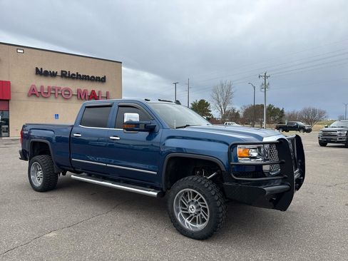 Used 2016 GMC Sierra 2500 SLT w/ All-Terrain HD Package image 7