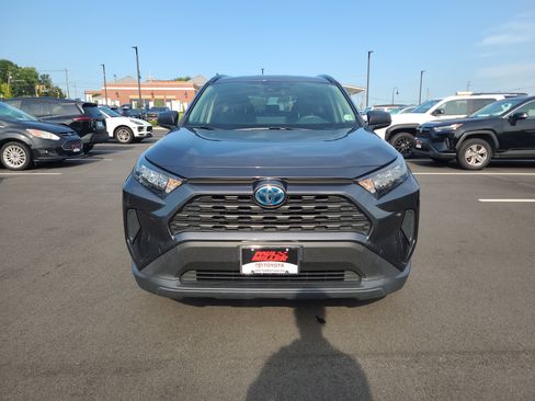 Certified 2022 Toyota RAV4 LE AWD/4WD image 2