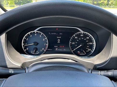 Used 2025 Nissan Frontier SV RWD image 14