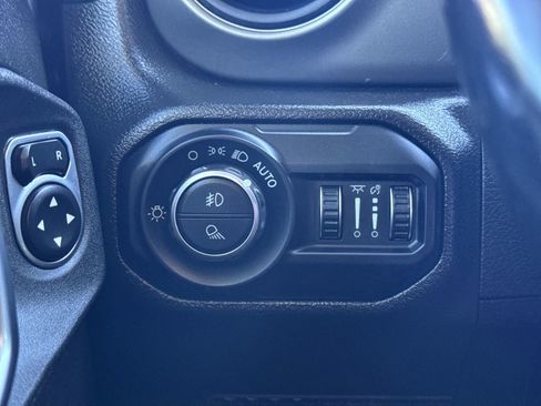 Used 2022 Jeep Gladiator Sport image 15