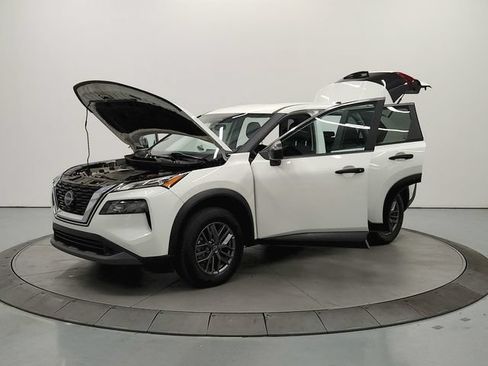 Used 2023 Nissan Rogue S AWD/4WD image 12