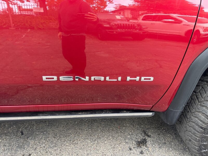 Used 2022 GMC Sierra 2500 Denali w/ Denali Ultimate Package AWD/4WD image 35