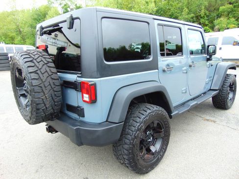 Used 2015 Jeep Wrangler Unlimited Sport w/ Quick Order Package 24S AWD/4WD image 40