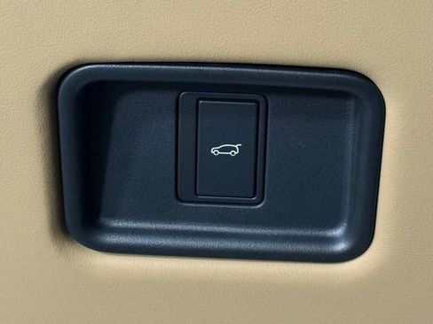 New 2026 Land Rover Range Rover SE image 39