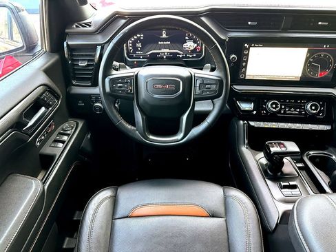 Used 2024 GMC Sierra 1500 AT4 w/ Technology Package AWD/4WD image 14