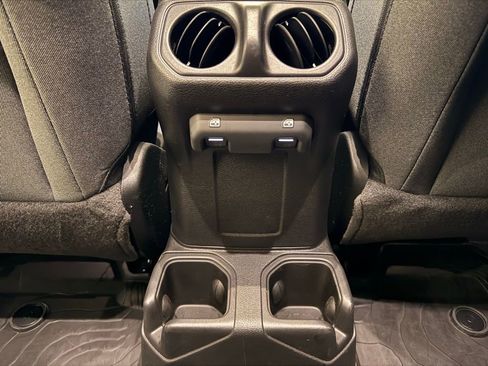 Used 2024 Jeep Wrangler Sport S image 30