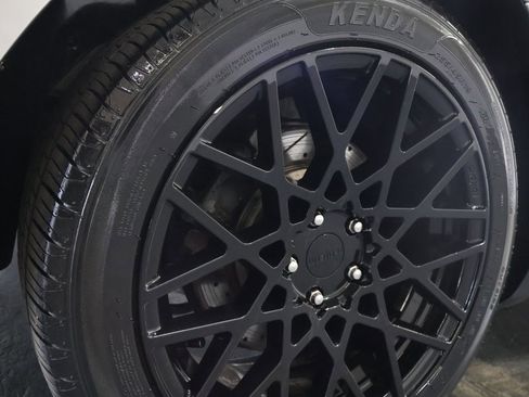 Used 2019 Ford Taurus Limited image 30