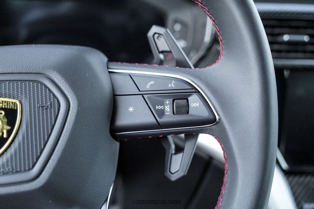 Used 2024 Lamborghini Urus S AWD/4WD image 36