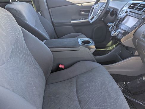 Used 2012 Toyota Prius V Three image 9